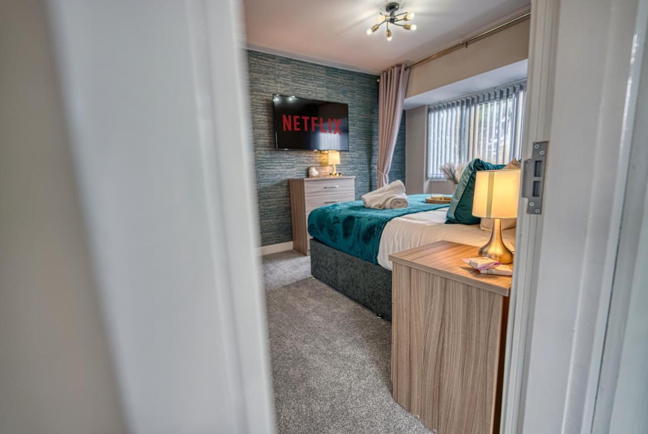 Stylish House - B'Ham Airport And Nec, Jlr Solihull, Business & Leisure Stays - Aspen House Rom bilde