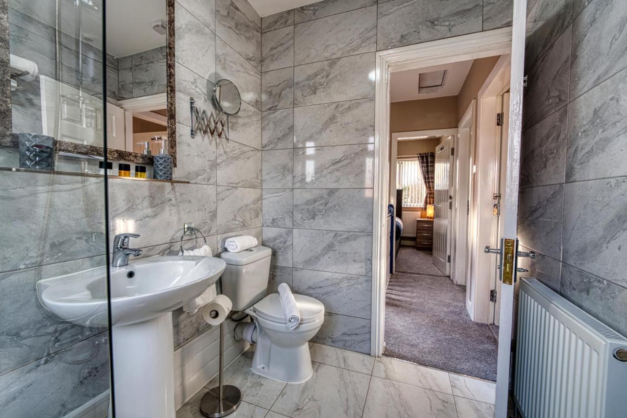 Stylish House - B'Ham Airport And Nec, Jlr Solihull, Business & Leisure Stays - Aspen House Rom bilde