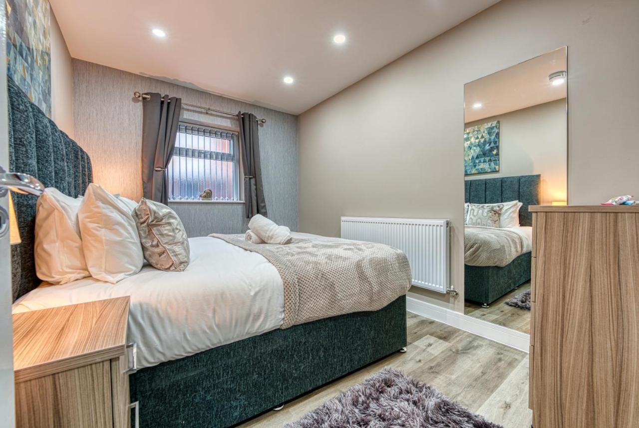 Stylish House - B'Ham Airport And Nec, Jlr Solihull, Business & Leisure Stays - Aspen House Rom bilde