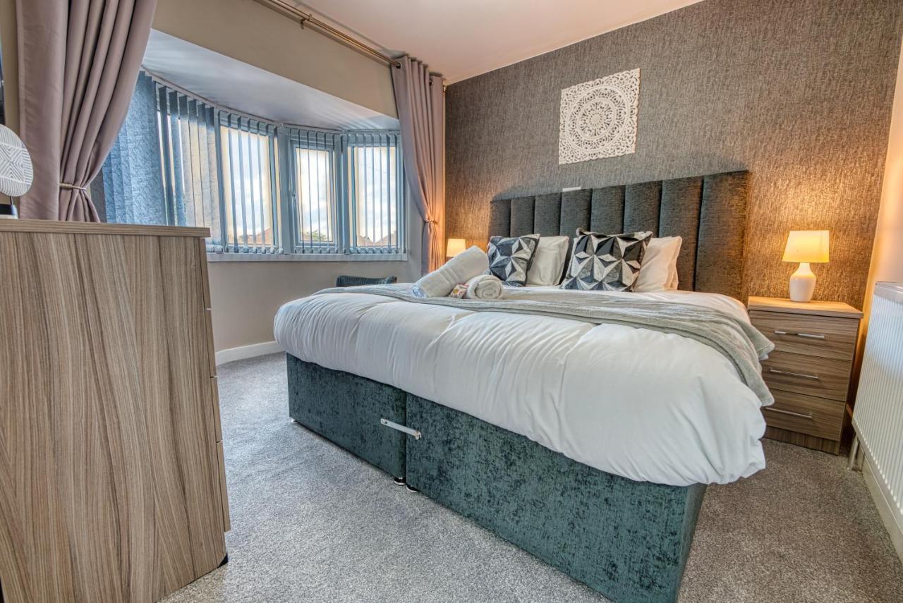 Stylish House - B'Ham Airport And Nec, Jlr Solihull, Business & Leisure Stays - Aspen House Rom bilde